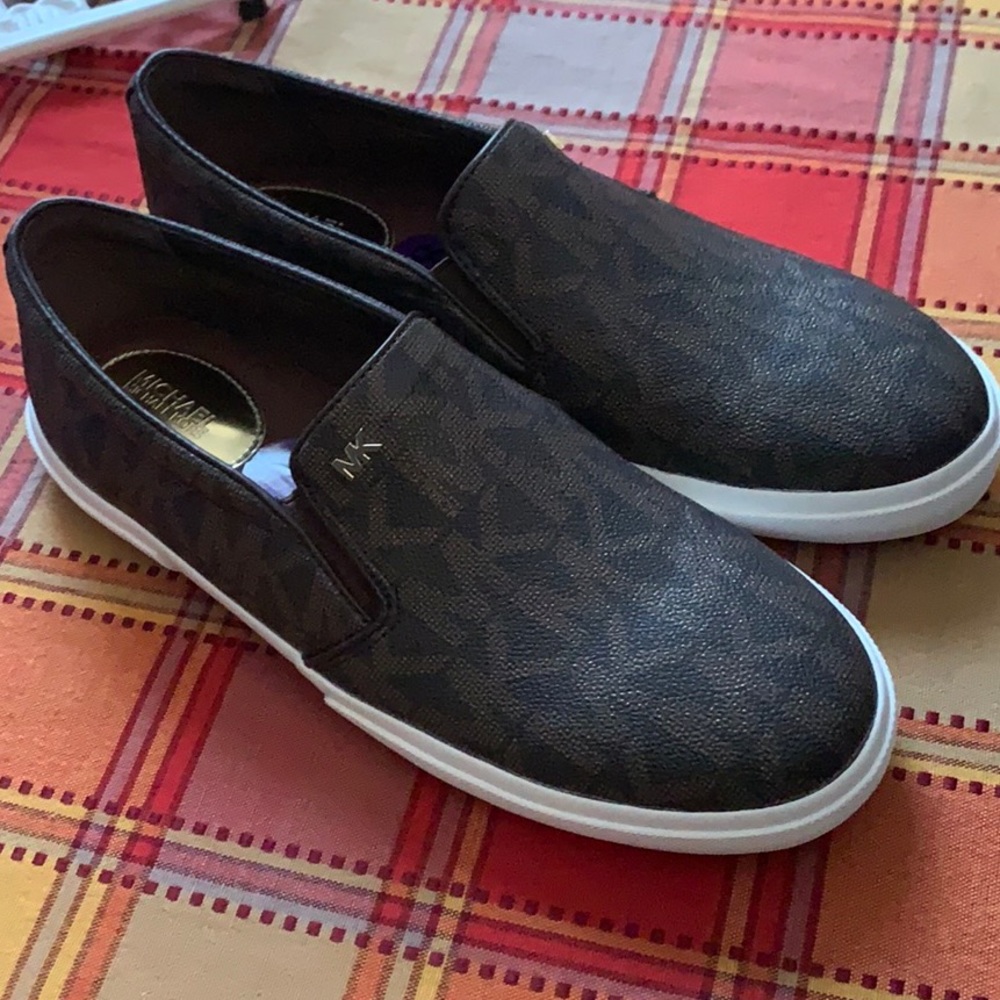Size 8.5 MK slip on shoes